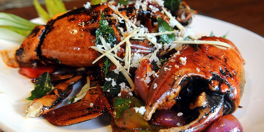 An image of the delicious chilli crab, are delicious seafood dishes with spicy sauces.