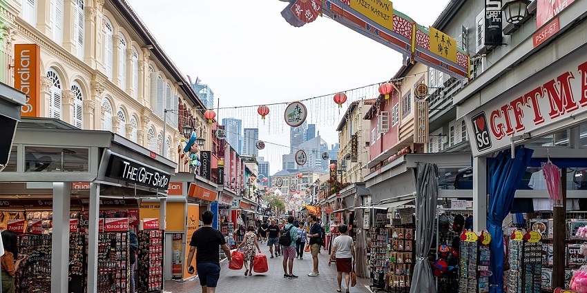 An image of Pagoda Street in Chinatown, one of the best shopping places in Singapore.