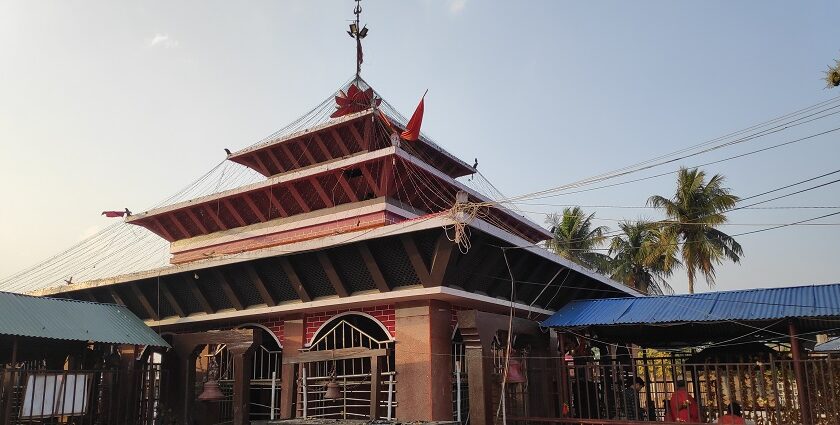 Devotees at Maa Chinnamasta Temple at Rajrappa in Ramgarh District of Jharkhand.