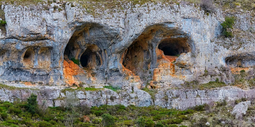Chintalapudi Caves is one of the most historic places for travellers in Andhra Pradesh.