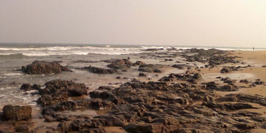 An image of a beach in Chintapalli, one of the places to visit in summer in andhra pradesh