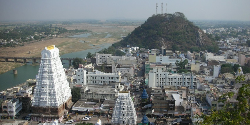 Chittoor, a beautiful city in Andhra Pradesh, houses the mesmerising Kanipakam temple.