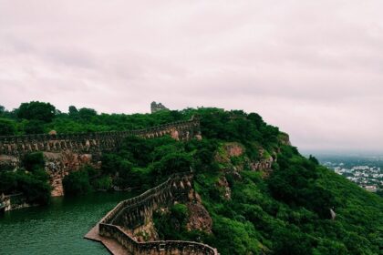 The panoramic view of Chittorgarh Fort and the scenic city of Chittorgarh in Rajasthan