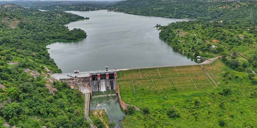 Chohal Dam with serene surroundings, one of the famous places to visit in Hoshiarpur.