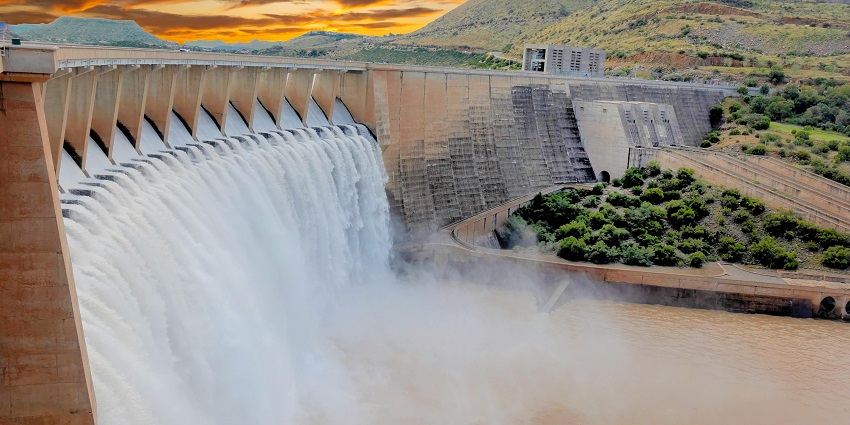 Chohal Dam with serene surroundings, one of the famous places to visit in Hoshiarpur.