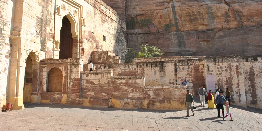 The Hathi Pole, a place near Mehrangarh Fort and museum, showing Rajasthani architecture.