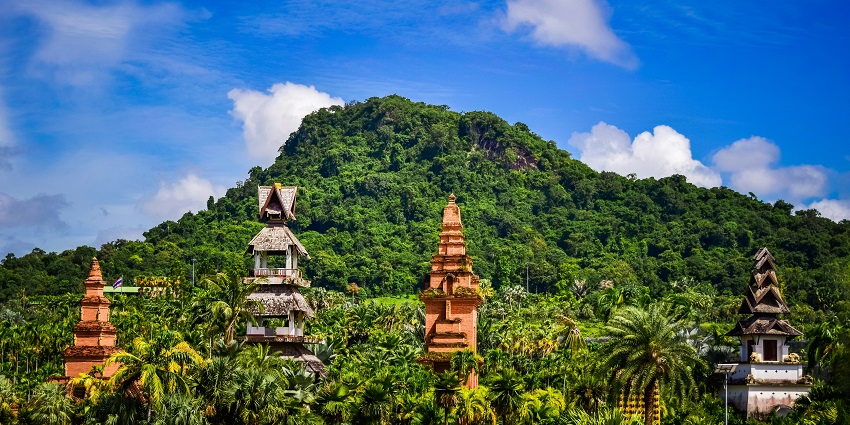 Chonburi is one of the most lush green and mesmerising places for Skydiving in Bangkok.