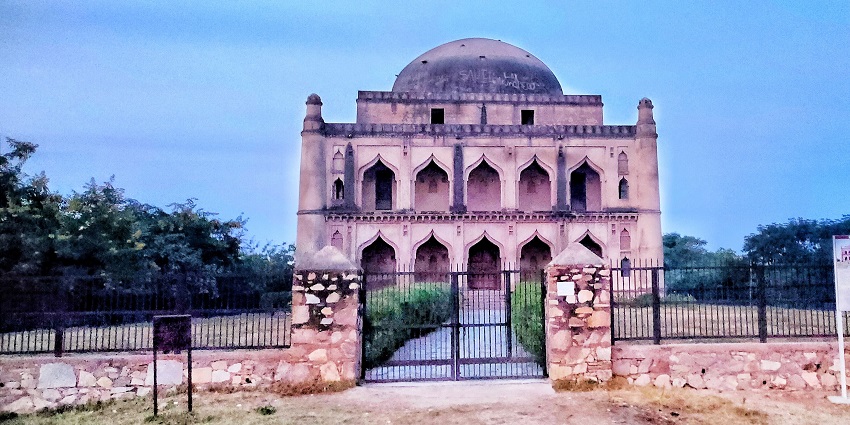 The front view of the Chor Gumbad.