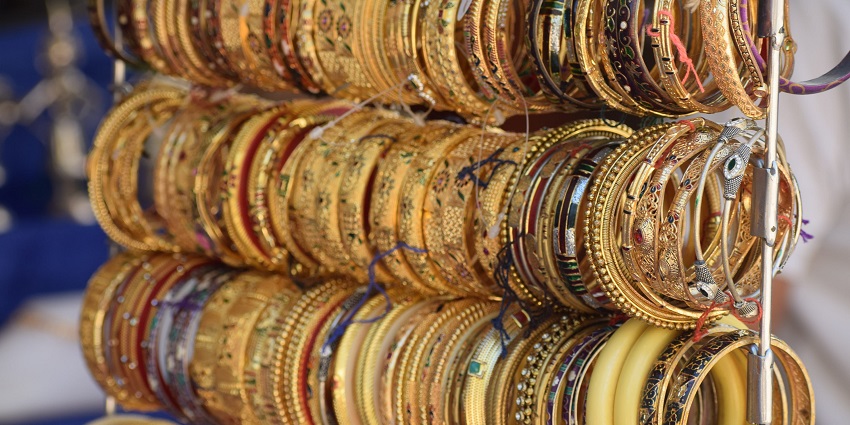 Chudi Bazar with its vibrant stalls is among the best places for shopping in Ajmer city.