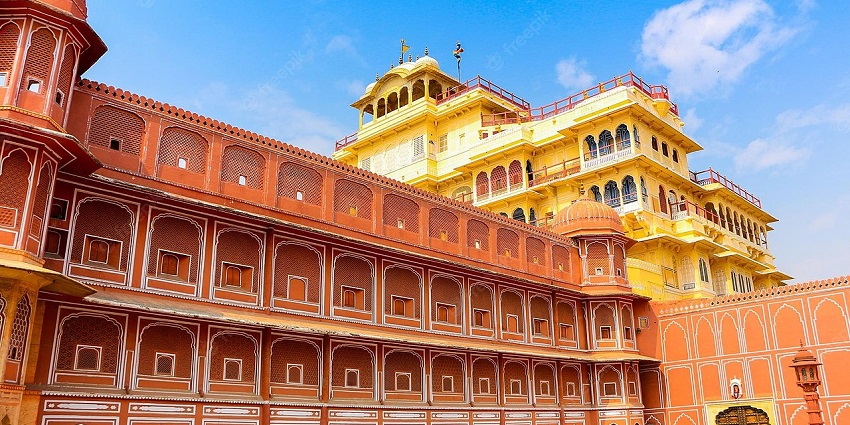 City Palace in Jaipur features Rajasthani and Mughal architecture near Achrol Fort.