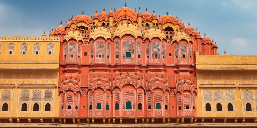 The side view image of the city palace, one of the popular Jaipur tourist places.