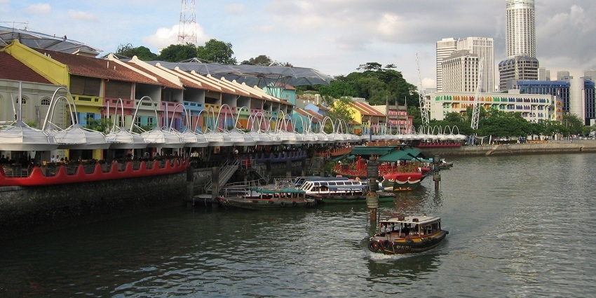 Clarke Quay is a vibrant riverside quay packed with an array of bars, restaurants, and nightclubs.