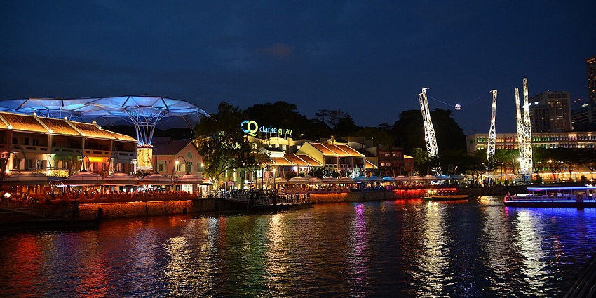An image of Clarke Quay which is one of the popular shopping places in Singapore.