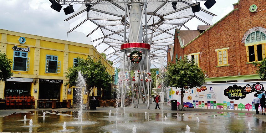Scenic snapshot of the beautiful Singapore Clarke Quay center and its beautiful vicinity