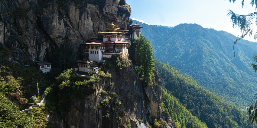 Scenic landscape of Paro, Bhutan, featuring picturesque valleys, a must-see on a Paro trip