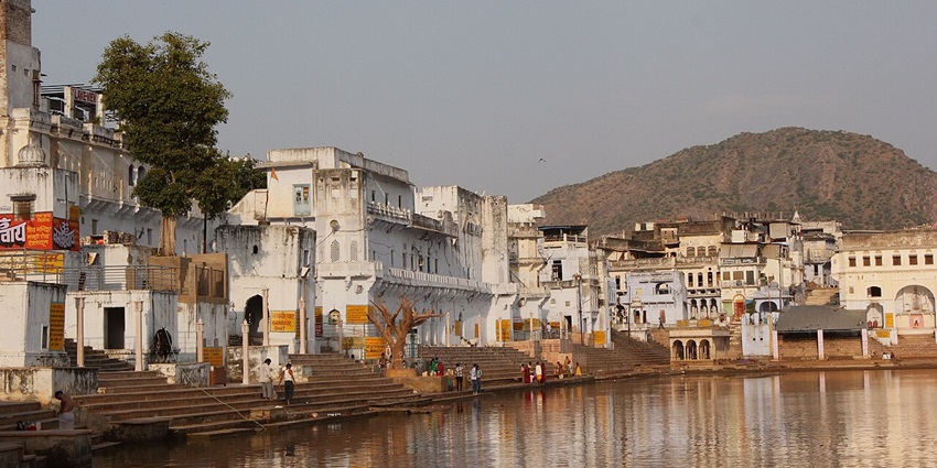 Exploring the serene Banas River Ghats is one of the top things to do in Nathdwara.
