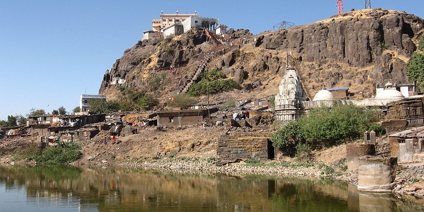 Pavagadh Hill offers a great opportunity for adventure seekers to trek to its top.