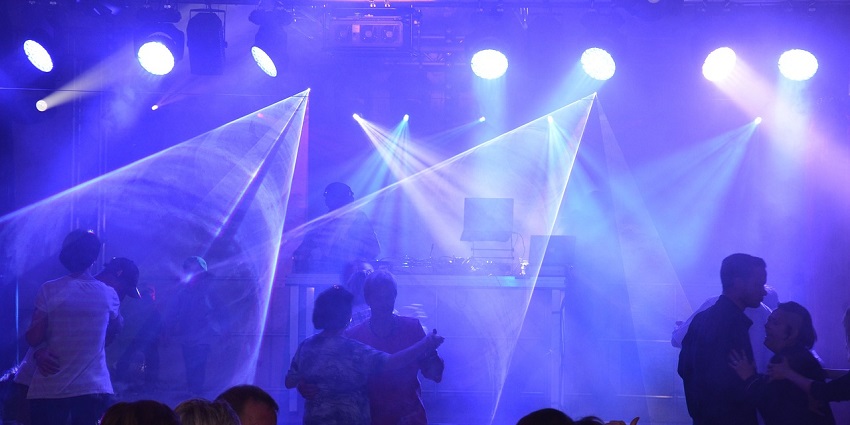 Club 36's trendy design and cutting-edge sound and lighting equipment provide an exhilarating atmosphere.