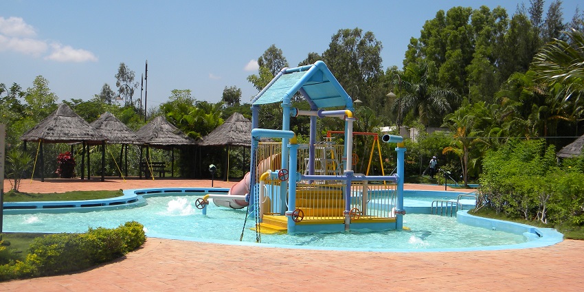 A glimpse of serene pool of the Club Cabana, one of the top water parks in Bangalore.