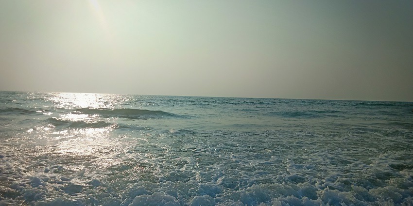 Colva Beach is an ideal place for water sports, mostly jet skiing, parasailing, and banana boat rides.