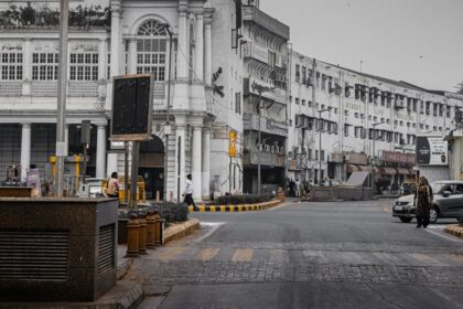 An image of Connaught Place also knwon as Rajiv Chowk, New Delhi, Delhi, India.