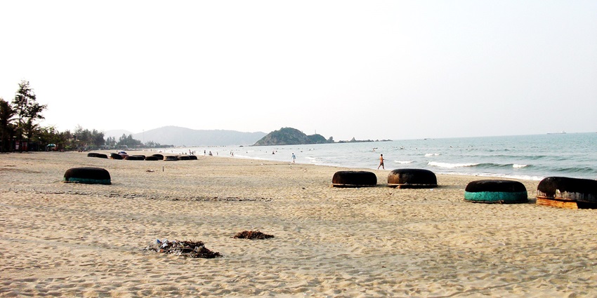 Cua Lo Beach with a tranquil sea and golden light is one of the beaches near Hanoi.