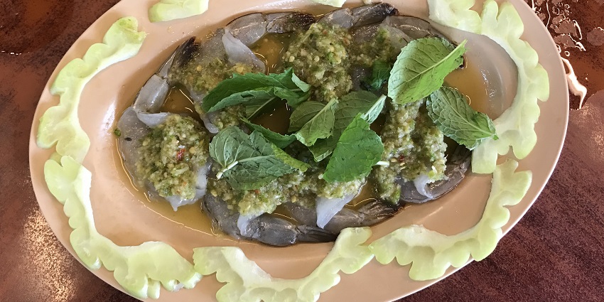 Samut offers a wide range of dishes including seafood among the best food in Thailand.