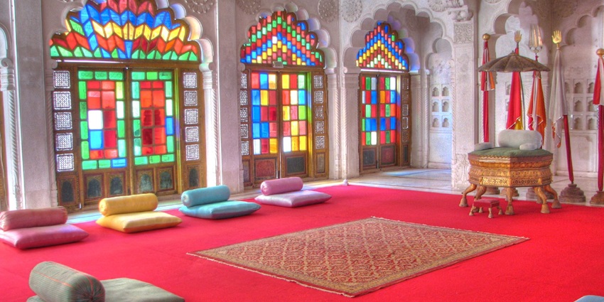 The cultural events at Poonch Fort in Jammu are the highlight for the visitors.