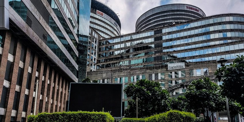 Cyber Hub is an ultimate food and entertainment destination in the satellite city of India.