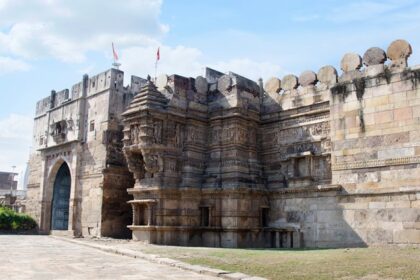 An image of carved Hira Bhagol, the Eastern gate located in Dabhoi, Gujarat, India.