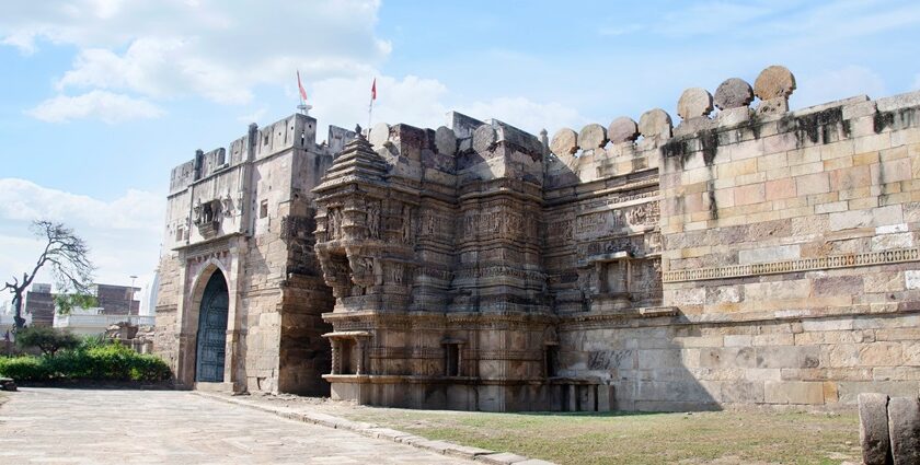 An image of carved Hira Bhagol, the Eastern gate located in Dabhoi, Gujarat, India.