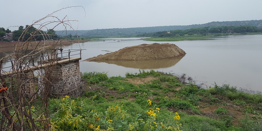 Beautiful image of the Damdama Lake which is one of the best places to visit in Manesar
