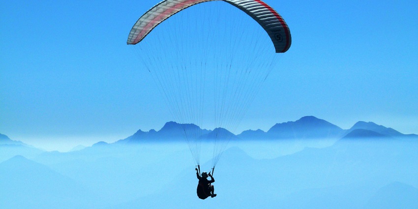 Thrilling tandem paragliding in Jaipur with expert instructors and views.