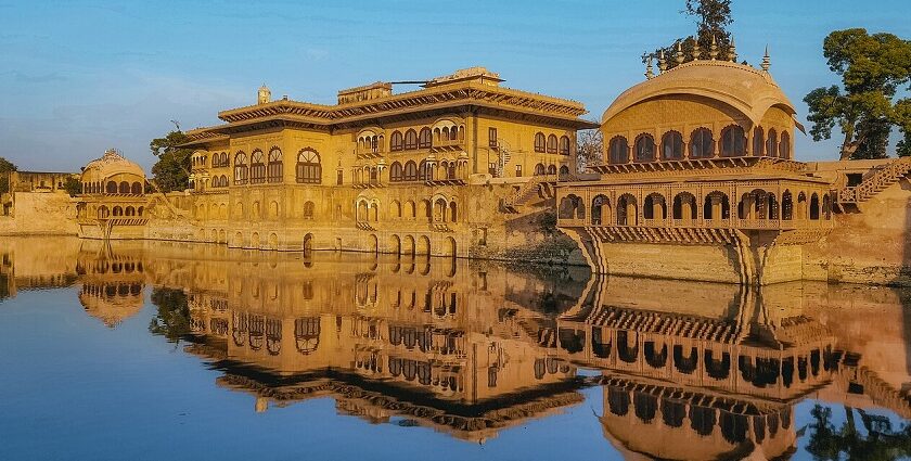 The Deeg fort features ornate designs in Rajasthan and is a majestic testament to grandeur