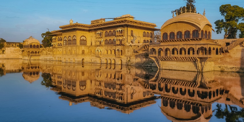 A serene view of the Deeg Palace, one of the best places to visit in Rajasthan near Delhi.