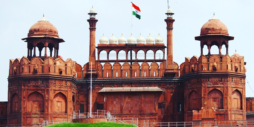 Located in the heart of the city, the Delhi Zoo is easily accessible via public transport.