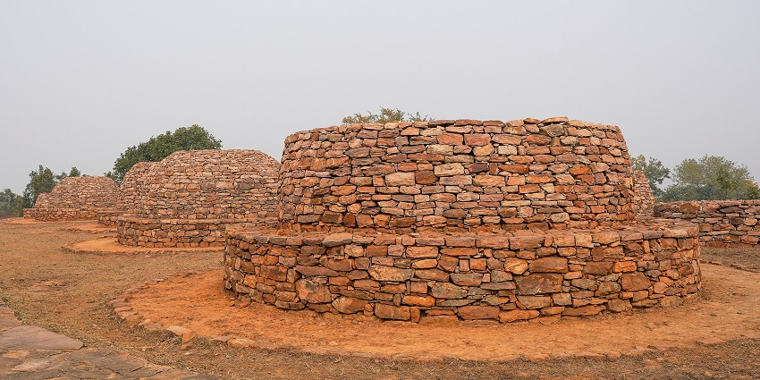 Deur Kothar Buddhist Stupa is one of the historic places to visit in Rewa for visitors.