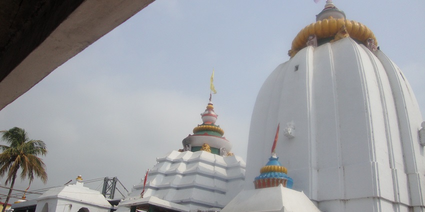 One of the Shiva Temples in Odisha, Dhabaleswar Temple provides a tranquil escape from the city’s hustle.
