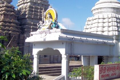 Dhabaleswar Temple is a special temple in the state of Odisha, dedicated to Lord Shiva.