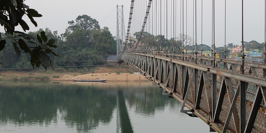 Dhabaleswar Temple is located on the Dhabaleshwar Island in the Cuttack district.