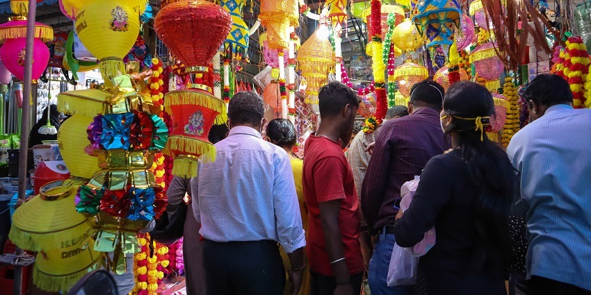 Bustling Dhalgarwad Market is filled with traditional fabrics, and decors