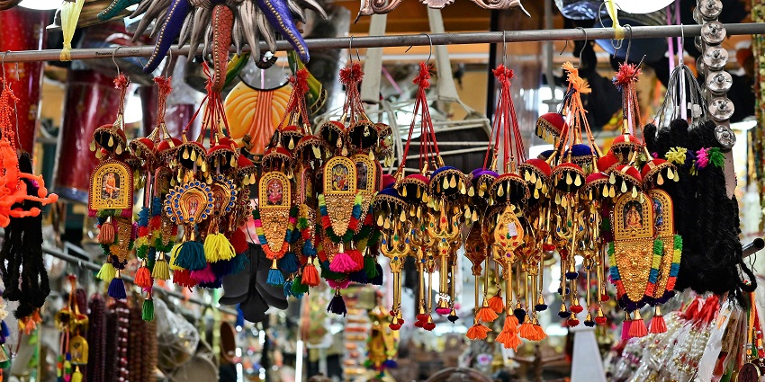 The Dharamshala Art Gallery and Shop is a must-see for art and culture lovers.