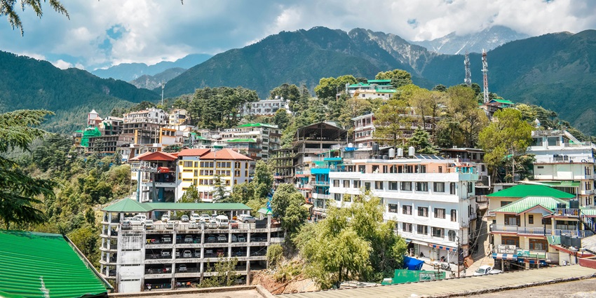 Dharamshala is a beautiful hill station, shining with colonial architecture and sanctity.