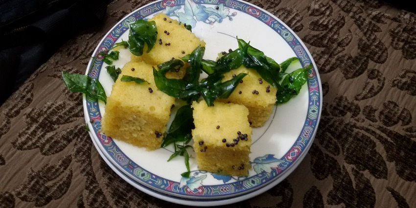 Soft, spongy Dhokla, traditional street food in Vadodara.