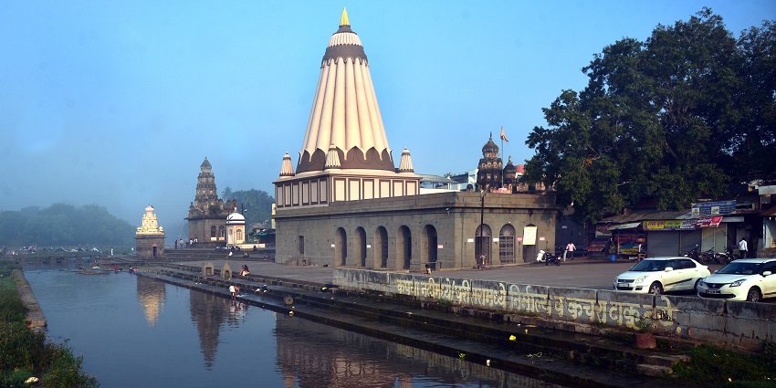The Dholya Ganapati Temple is a revered pilgrimage site among the devotees of Maharashtra.