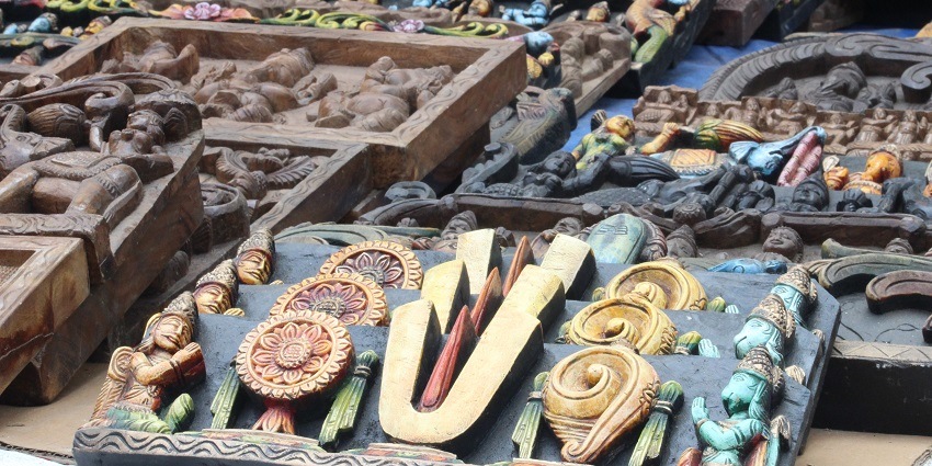 Dilli Haat is an open air crafts bazaar and food court with colourful cultural troupes.