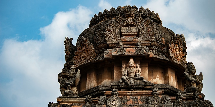 Exquisite architecture of the Dilwara Temple, a spiritual attraction near Rajasthan.