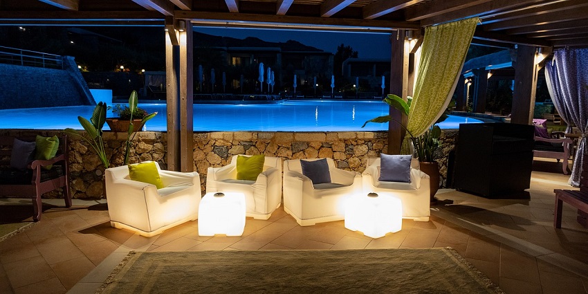 A luxurious lounge with a tropical vibe to enjoy Orchard Towers Singapore nightlife.