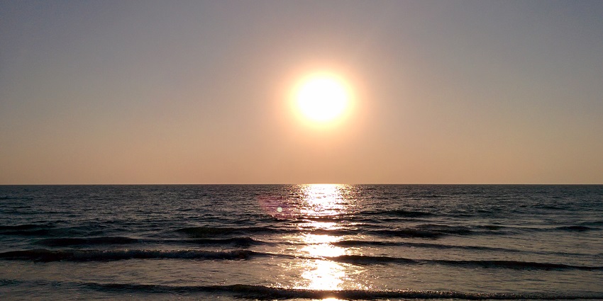 Picturesque sunset and relaxing setting at Dipla Beach near Vadodara.
