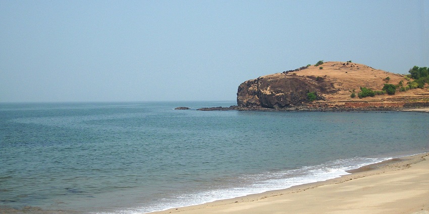 Tranquil Diveagar Beach, ideal for relaxation and scenic walks.